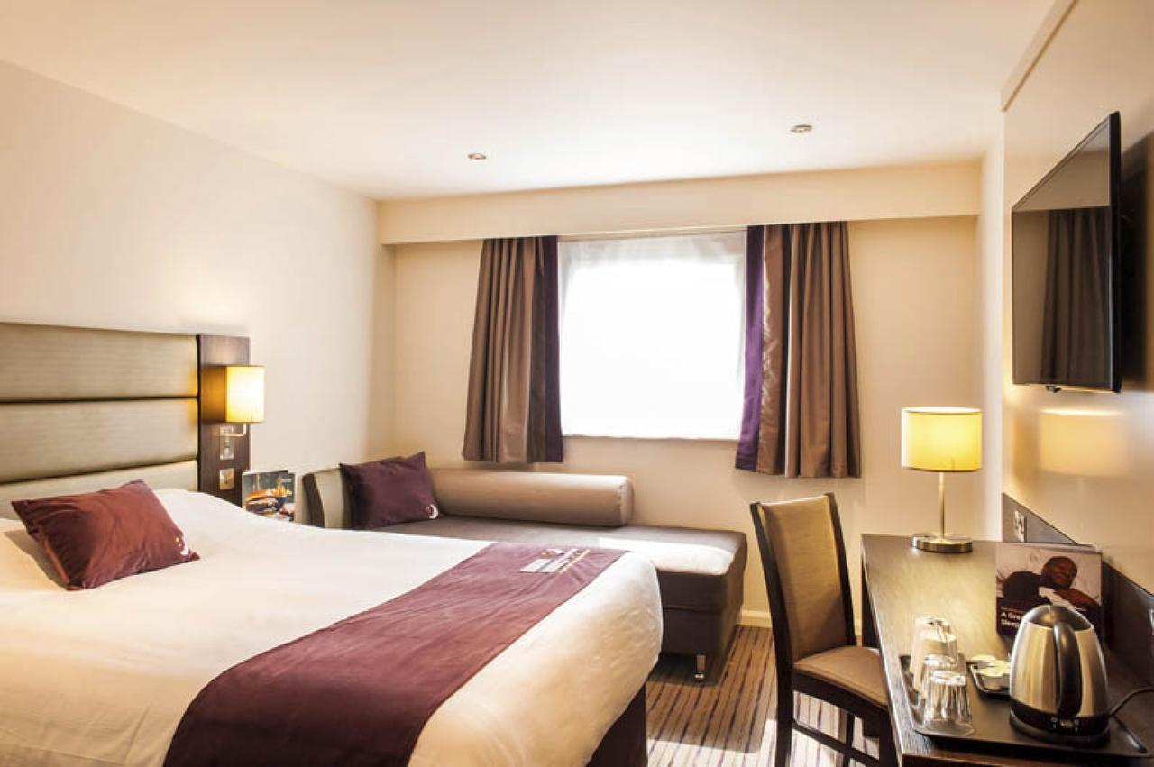 Premier Inn London Tottenham Hale Екстериор снимка