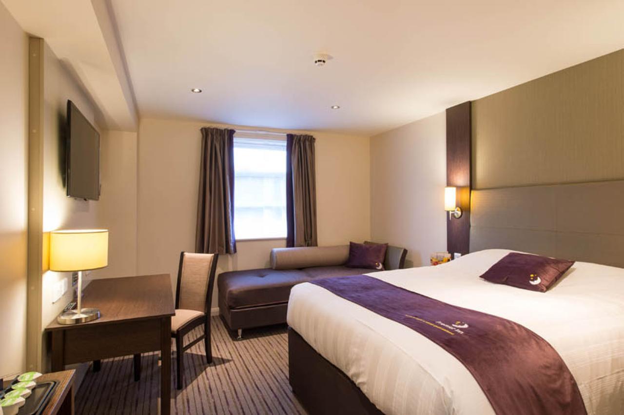 Premier Inn London Tottenham Hale Екстериор снимка