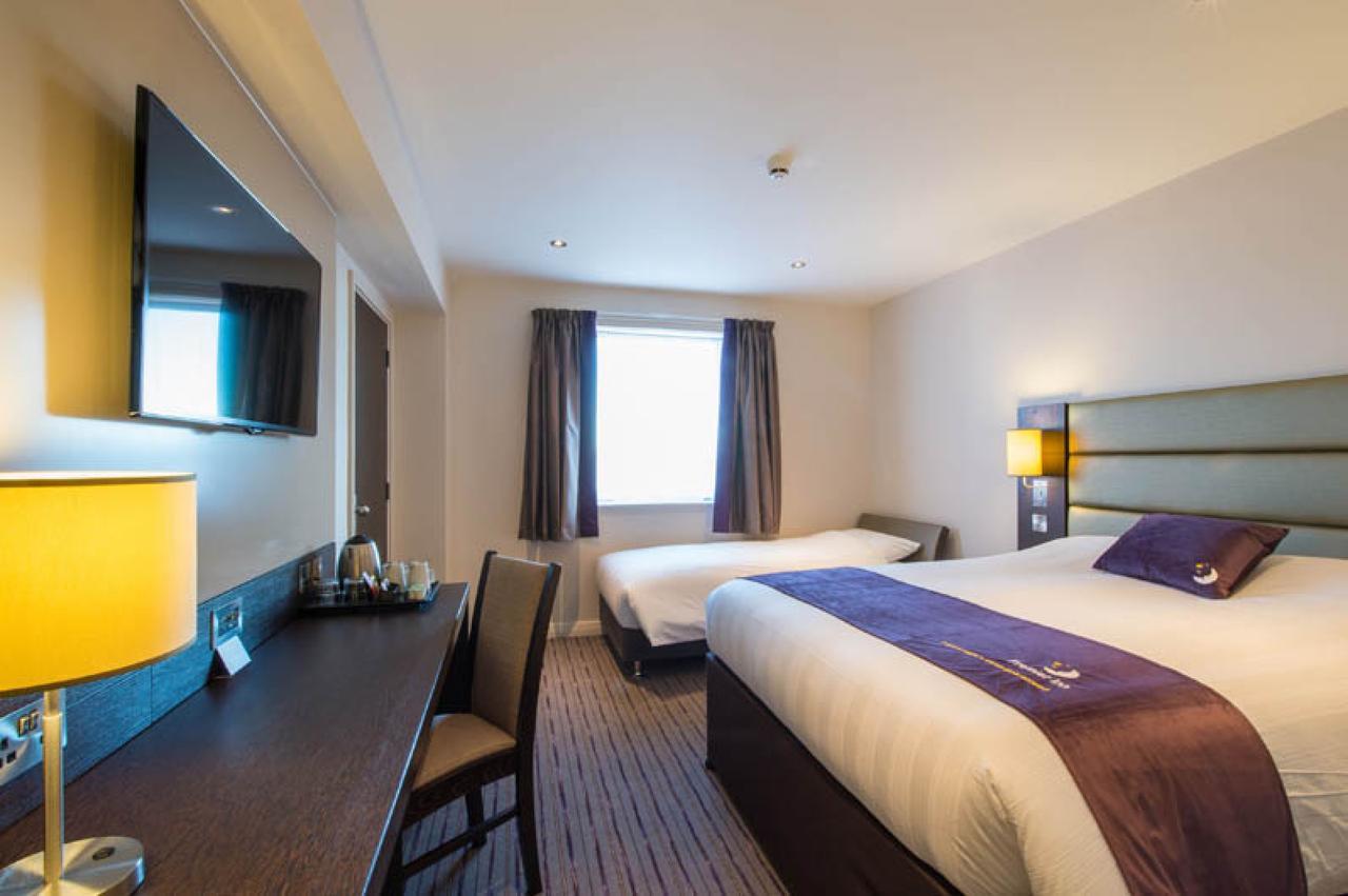 Premier Inn London Tottenham Hale Екстериор снимка