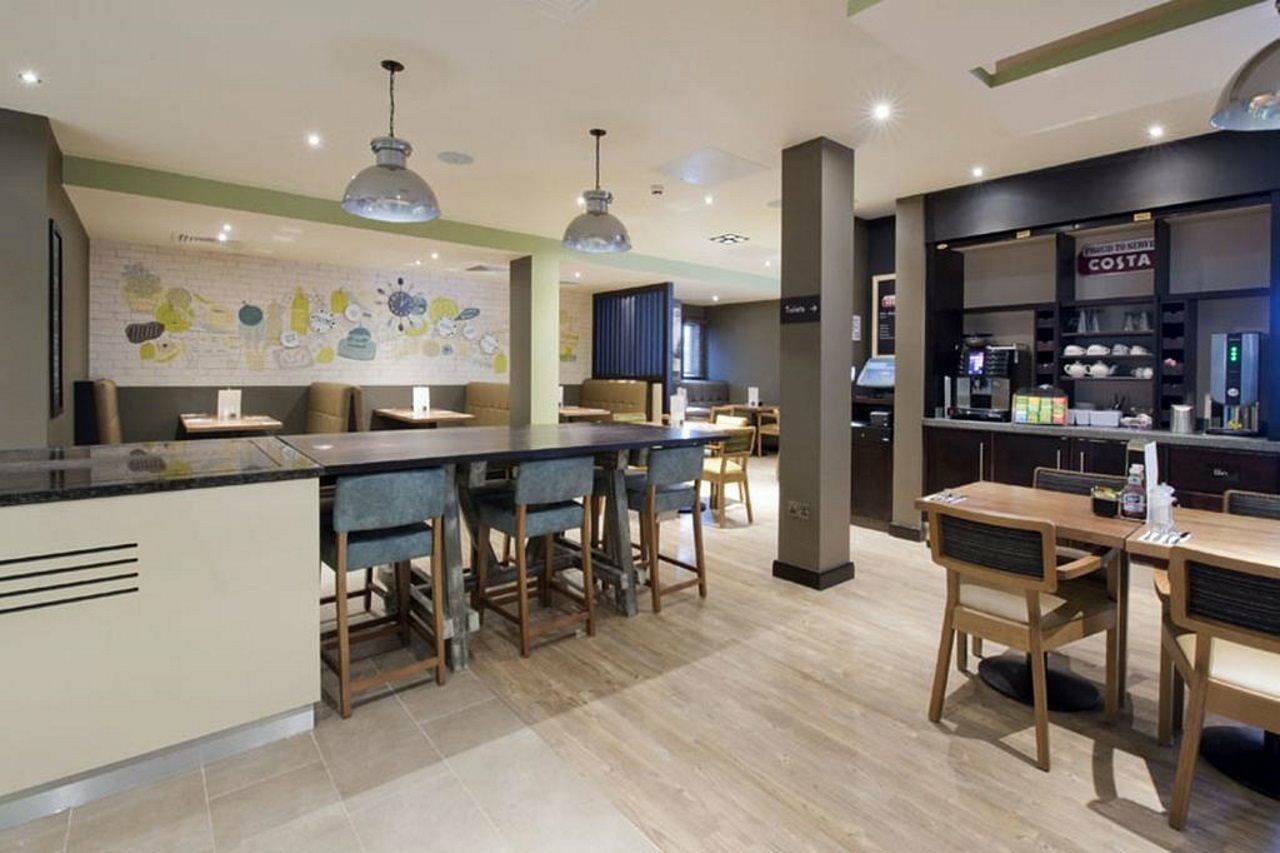 Premier Inn London Tottenham Hale Екстериор снимка